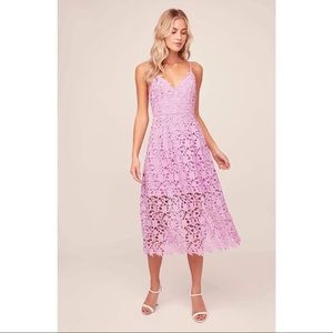 ASTR THE LABEL light orchid midi dress, NWT! Beautiful color and lace detail.